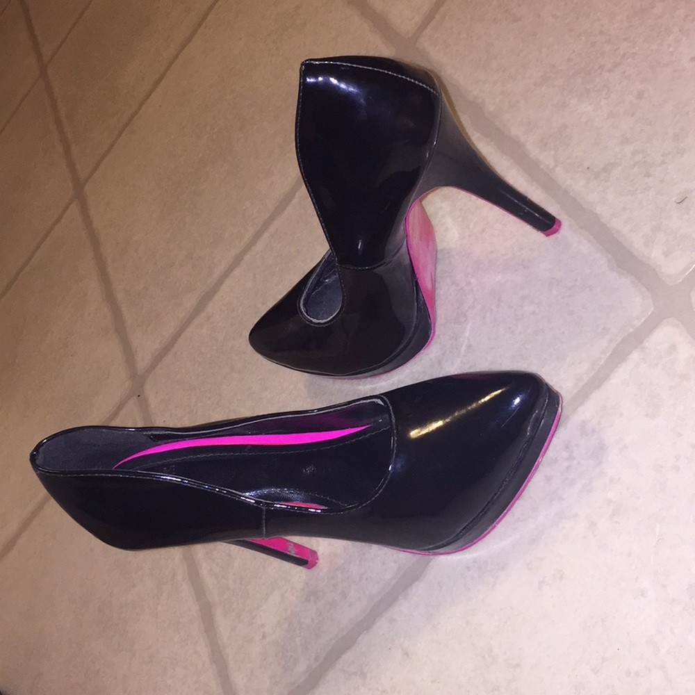 SHIEKH Pink Bottom pumps